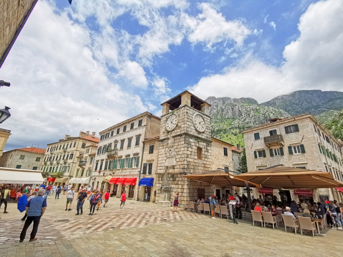 kotor_old_town_clock_tower_(c)_hazal_sahin_hazalishere_wordpress_com.jpg